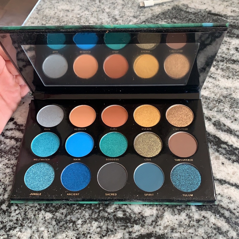 Brand New HIPDOT Cenote Eyeshadow Pressed Palette